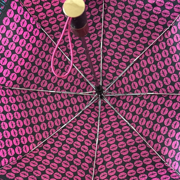 Betsey Johnson Black and Pink Lip Print Umbrella - Picture 5 of 5